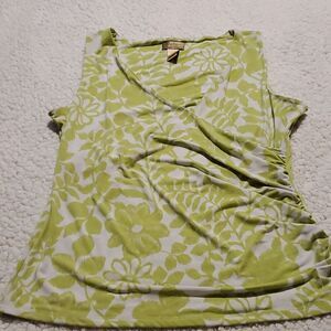 BOUTIQUE ESSENTIALS SLEEVELESS TOP